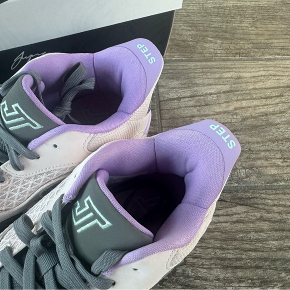 Brand New Jordan Tatum 2 Easter Big Kids Sneakers - Picture 9 of 16